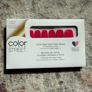 Color Street Kissing Booth

Hot Pink 100% Real Nail Polish Strips